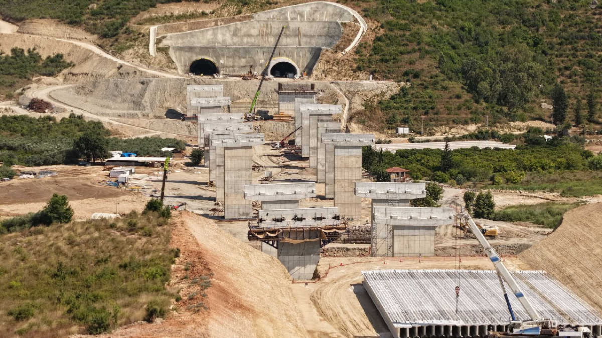 Alanya-Antalya yolu: 2,5 saat süren yol 36 dakikaya düşecek