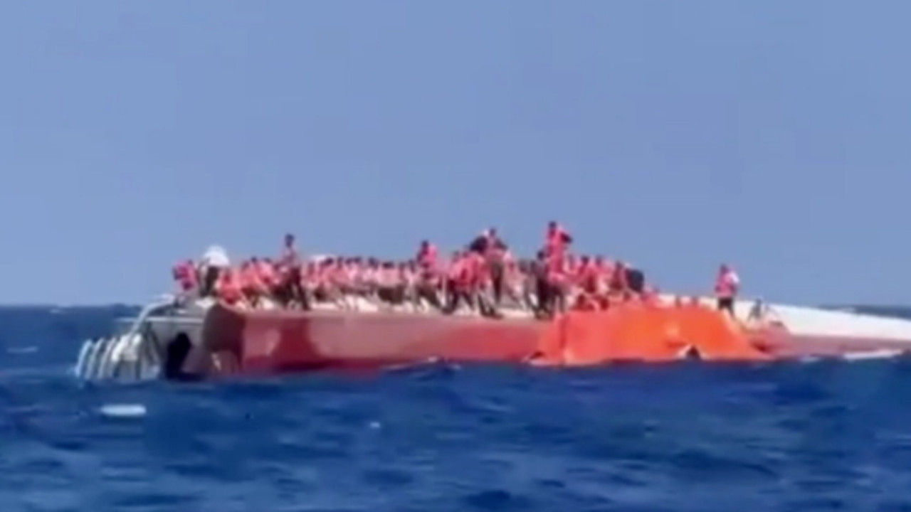 Girne açıklarında can pazarı: Yolcu gemisi alabora oldu, 7 kişi öldü, 23 kişi kayıp
