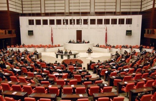 Tarihî Bir Gün Yaşıyoruz, Neden Heyecanlı Değiliz?