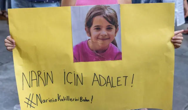 Bu ne alınganlık ve orantısız cevap? Kimse kimseyi eleştirmesin mi?