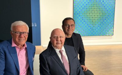 Lucien Arkas, asıl iki büyük haberi Vasarely tablosu önünde patlattı