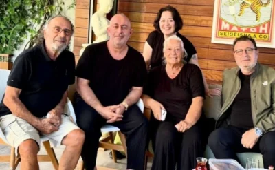 Taburcu olan Cem Yılmaz’dan ilk fotoğraf: Ailesiyle bir araya geldi