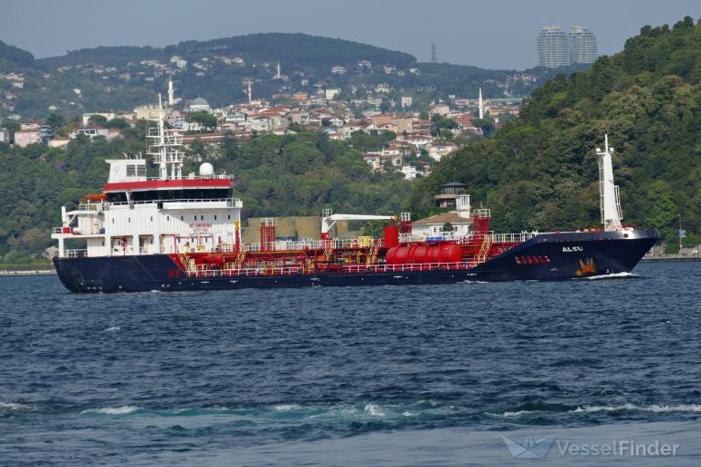 Kaza değil facia: Bir gemide hasar yok, öteki gemi 10 gemiciyle birlikte anında suya gömüldü