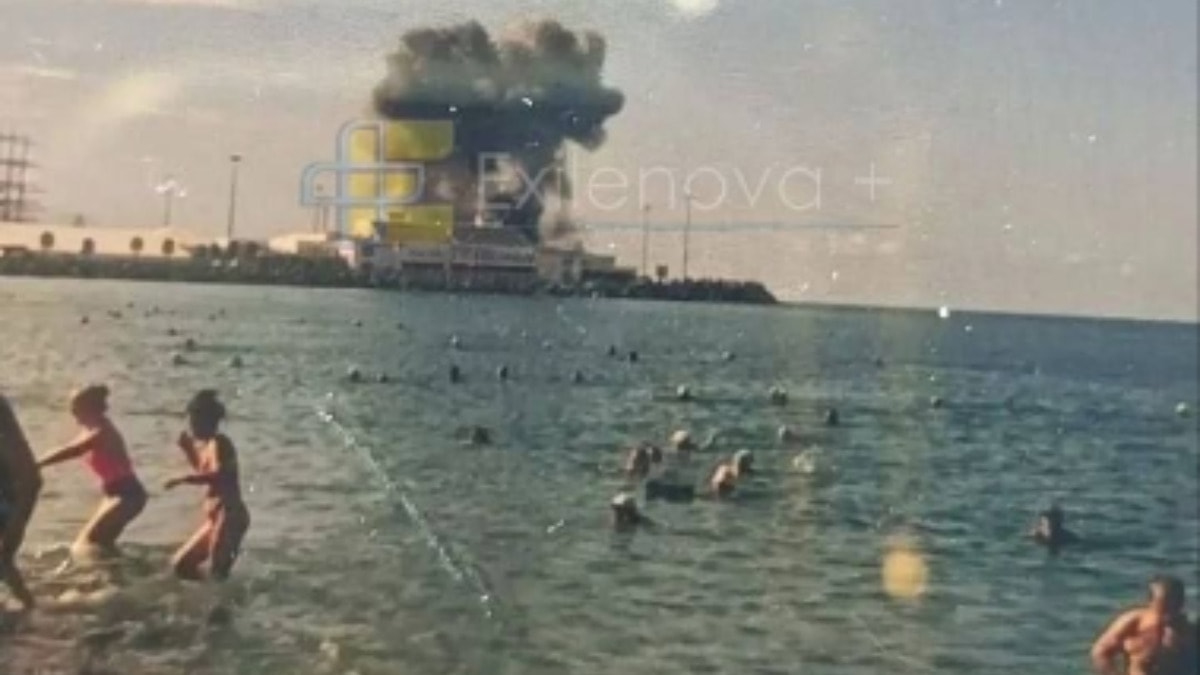 Soçi’de denize giren Ruslar, Ukrayna bombalarından böyle kaçtı