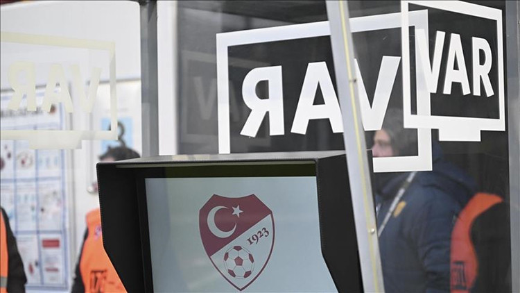Fenerbahçe-Beşiktaş derbisinin VAR hakemi Polonyalı oldu