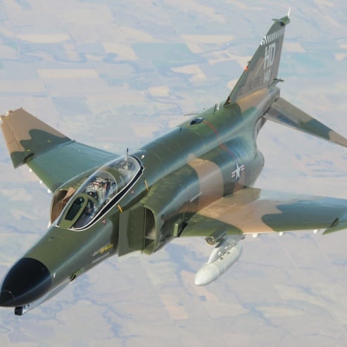 Yunanistan'da gösteri sırasında F-4 Phantom savaş uçağı düştü