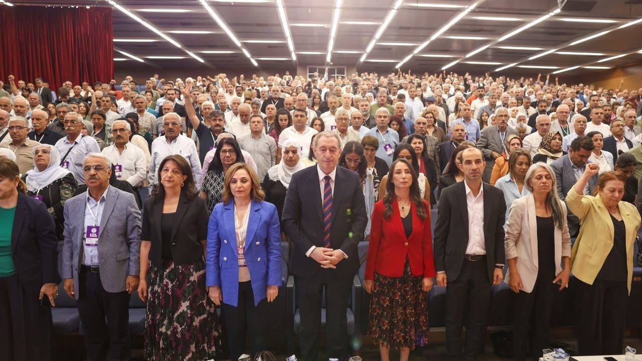 DEM Parti sessiz sedasız kongre yaptı