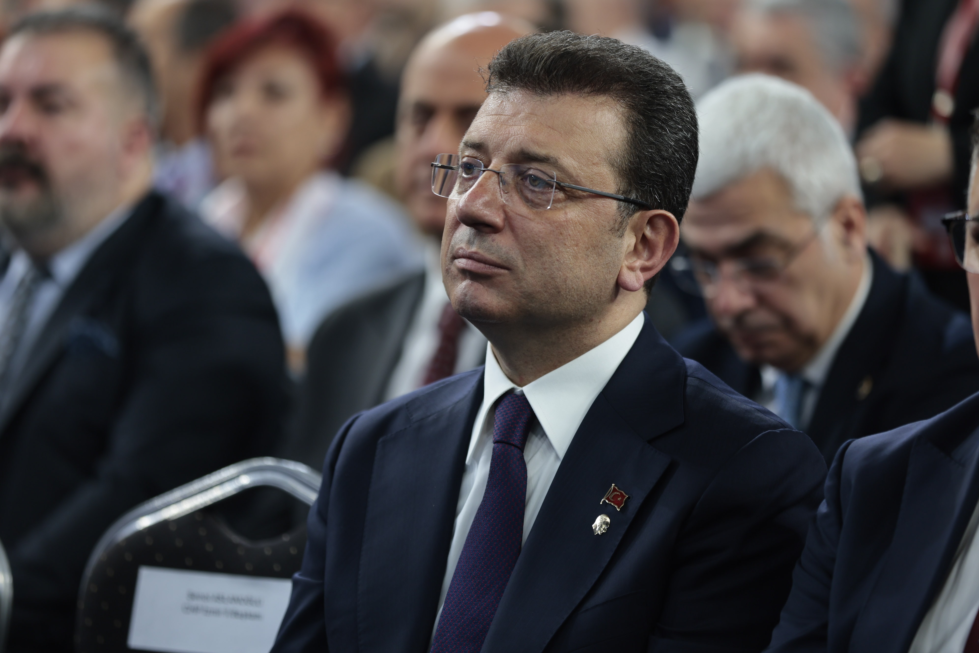 İmamoğlu’na maç yasağı da geldi