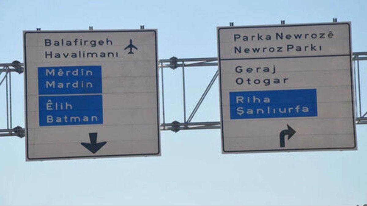 Kürtçe açılımı otoyol tabelalarıyla başladı