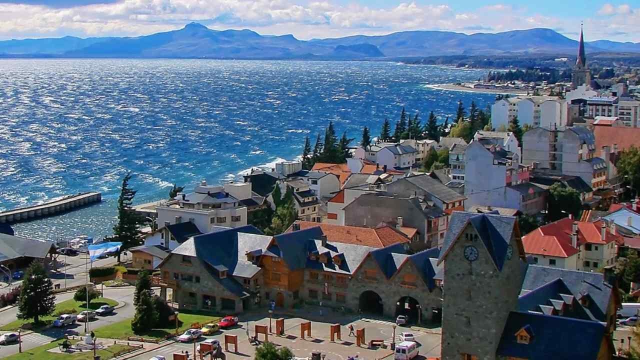 Gidene bedava ev, iş ve tatil imkanı: Patagonya demeyip koşanlar için