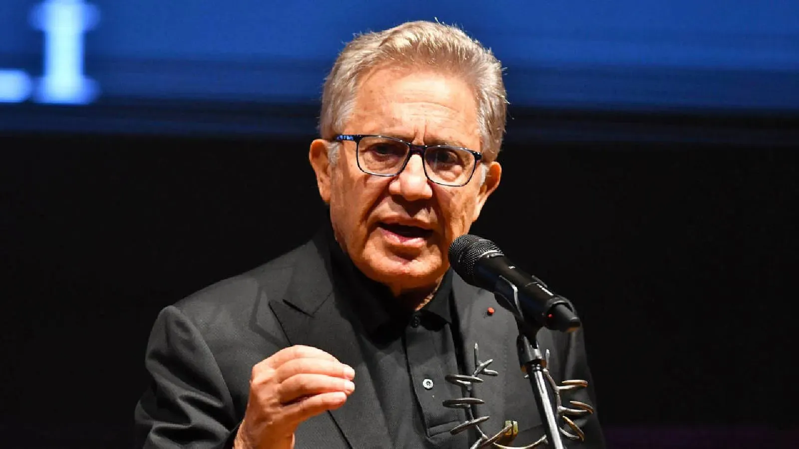 Zülfü Livaneli ‘Yiğidim Aslanım’ yerine başka iki şarkı önerdi