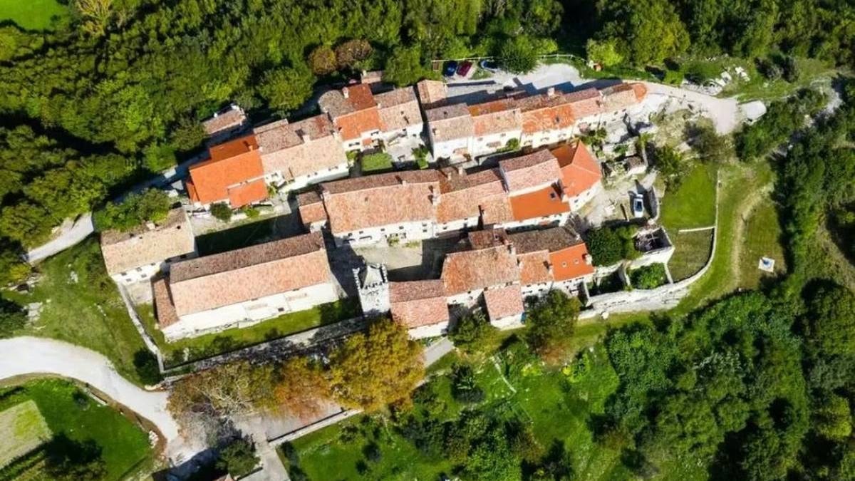 Dünyanın en küçük kasabası: 10 dakikada geziliyor