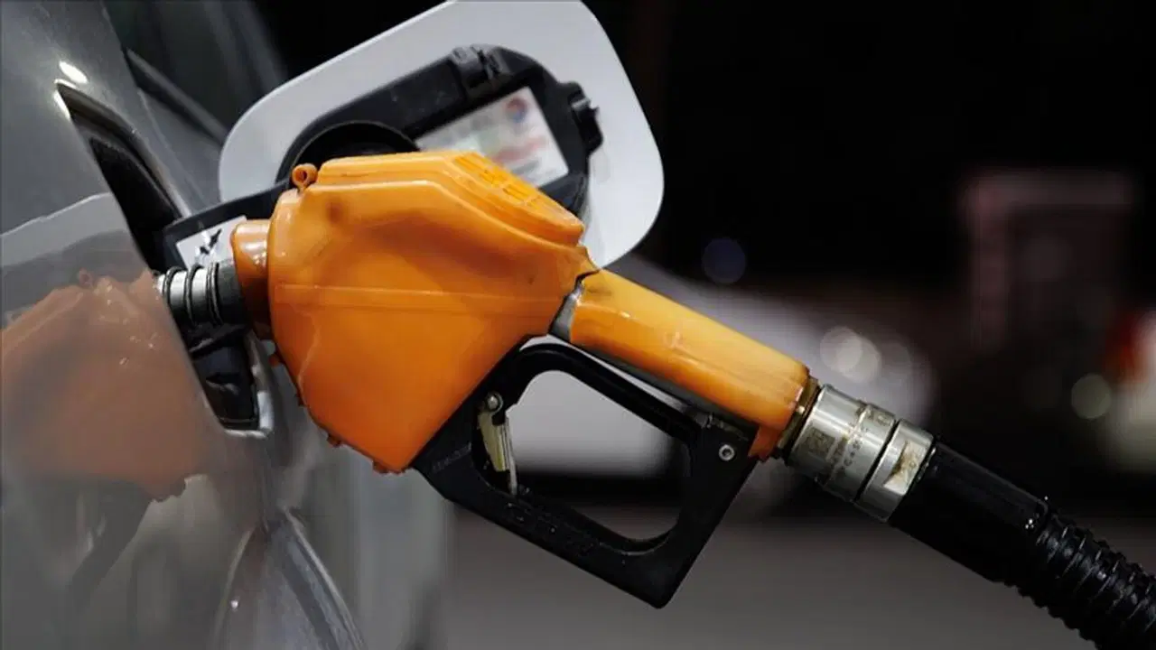 İstanbul'da motorin litre fiyatı 102 TL'ye çıktı