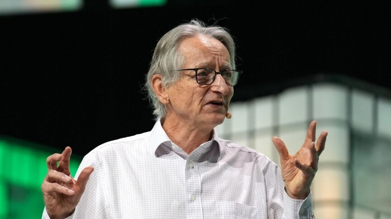 Nobel ödüllü Hinton’dan yapay zeka uyarısı: Sadece bir yılımız kaldı