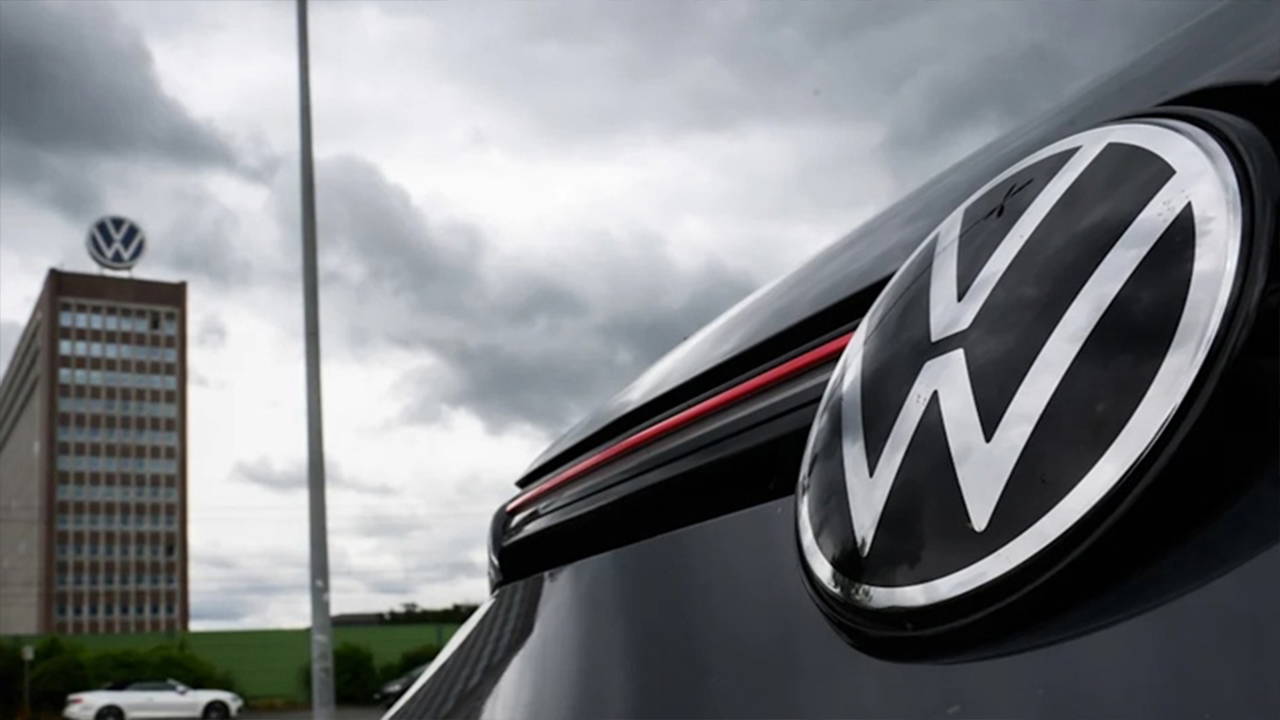 Volkswagen’de tarihi çöküş: Kâr hedefi yüzde 1’e indi, hisseler çakıldı