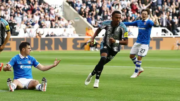 Hull City, Premier Lig'de Newcastle United'a kaybetti