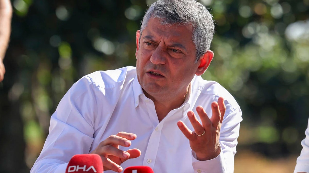 Özgür Özel Mansur Yavaş’ı işaret etti