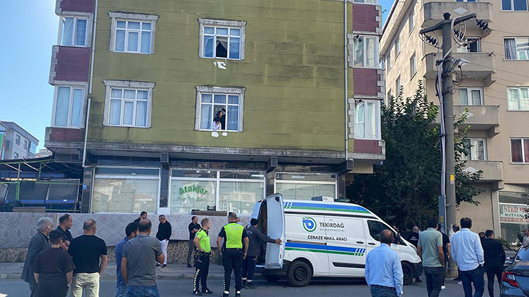 75 yaşındaki eşini öldürüp sabaha kadar başında bekledi: ‘Annenizi öldürdüm’