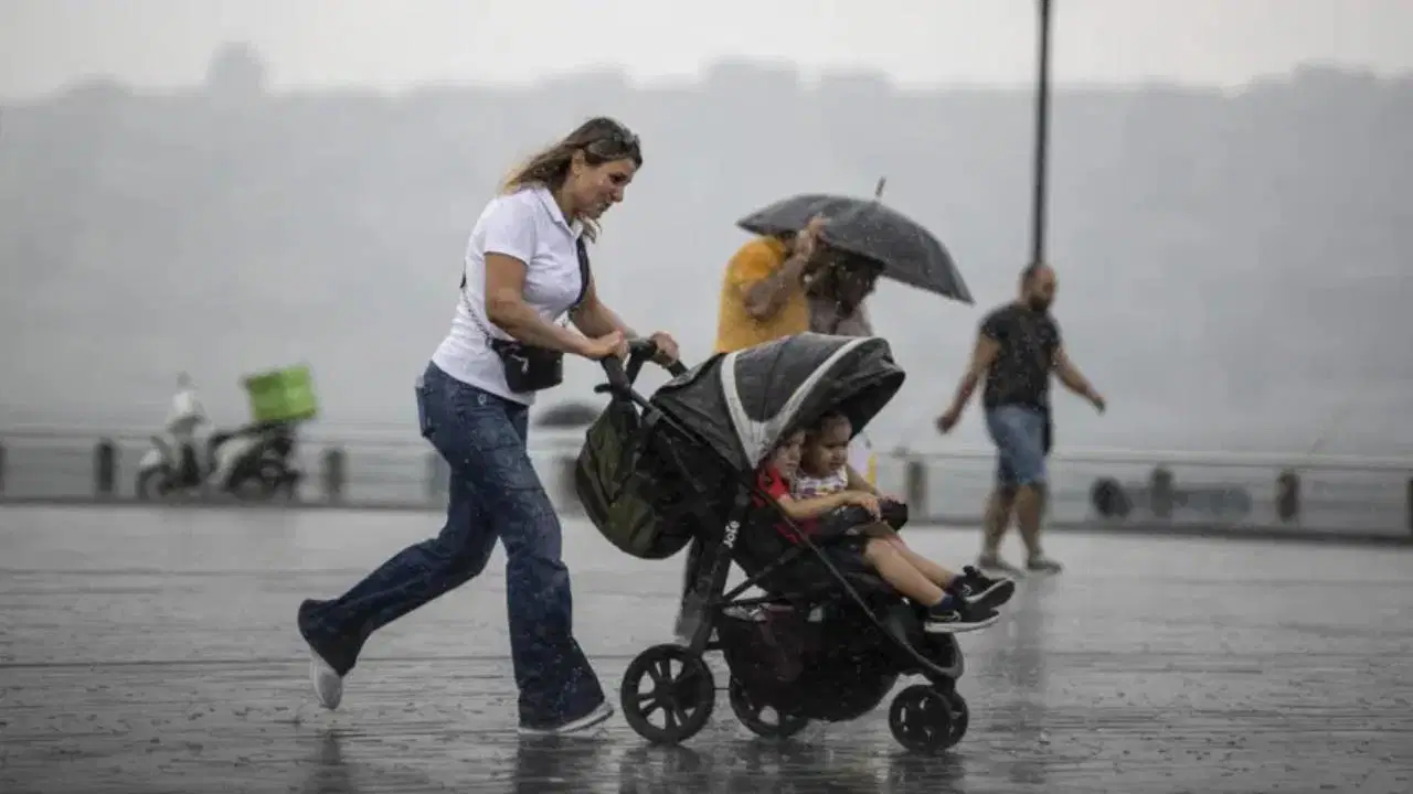 AKOM: İstanbul'da gök gürültülü sağanak yağış uyarısı