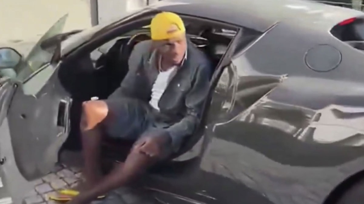 Osimhen’in Ferrari’si göz kamaştırdı