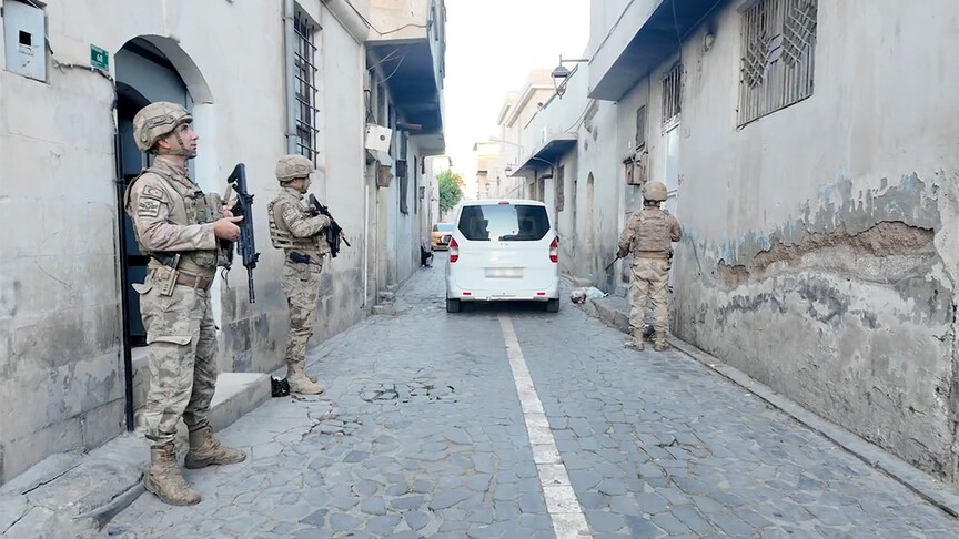 IŞİD operasyonlarında 83 şüpheli yakalandı