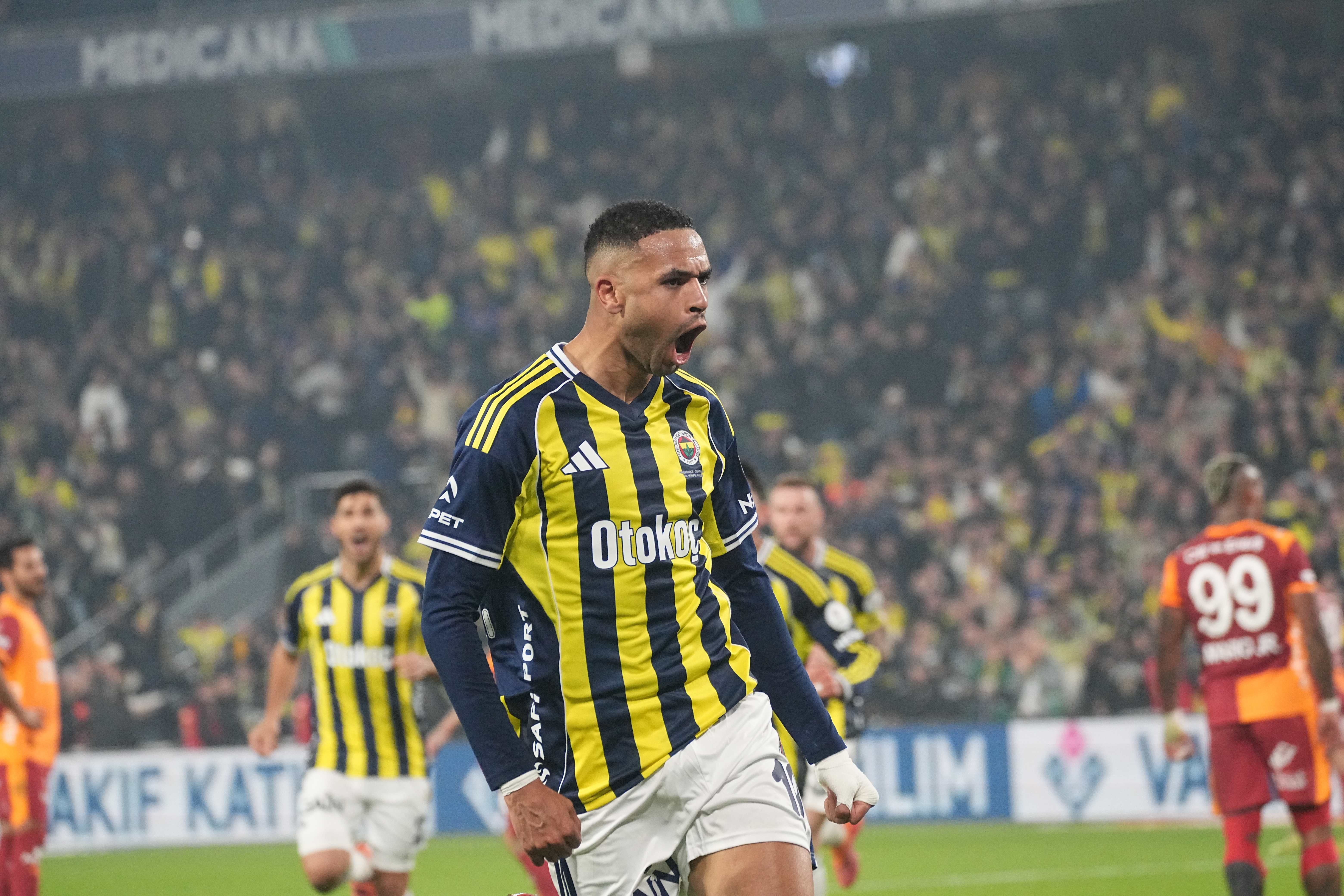 FIFA, Fenerbahçe'ye Üç Dönem Transfer Yasağı Uyguladı