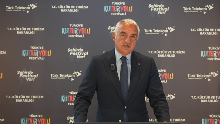 AKM’de ‘Üç Ressam’ sergisi: Taviloğlu koleksiyonundan Komet, Güleryüz ve Aksoy…