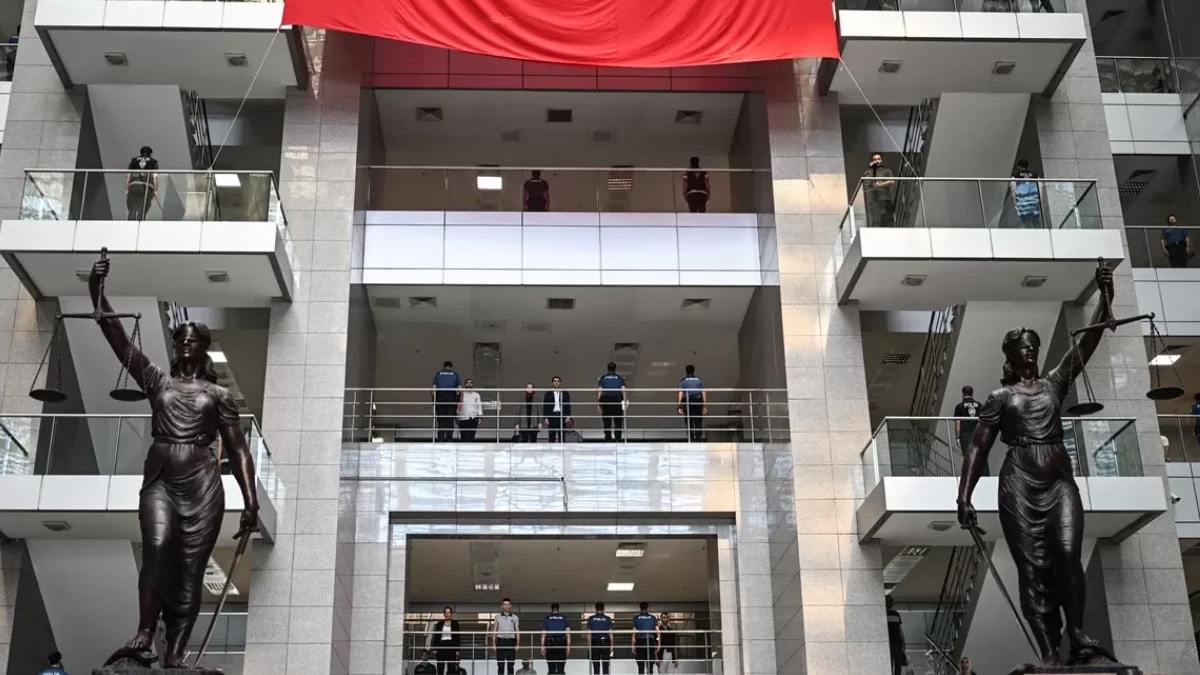 Hukukun üstünlüğünde 6 basamak daha düştük