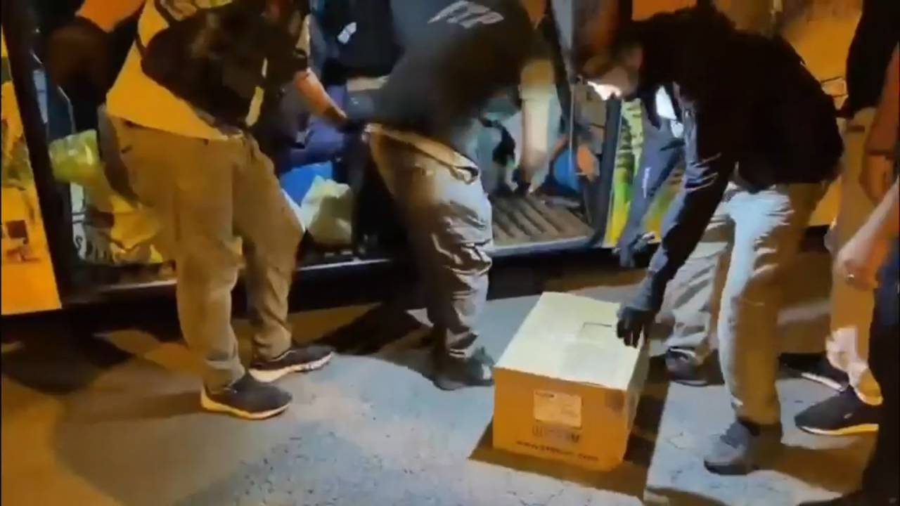 Şanlıurfa'da yolcu otobüsünde 39 kilo 700 gram uyuşturucu ele geçirildi