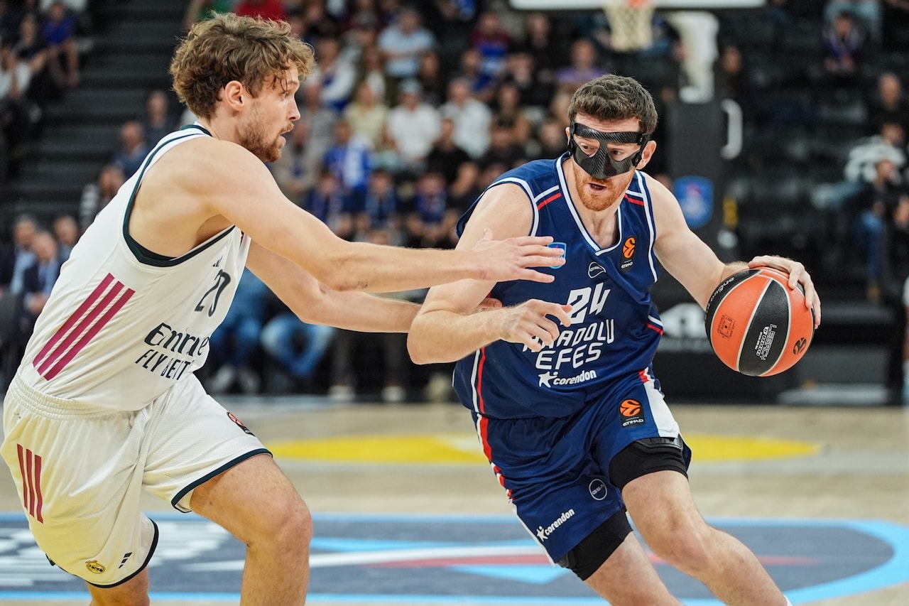 Anadolu Efes, EuroLeague'de Real Madrid'i 94-84 mağlup etti