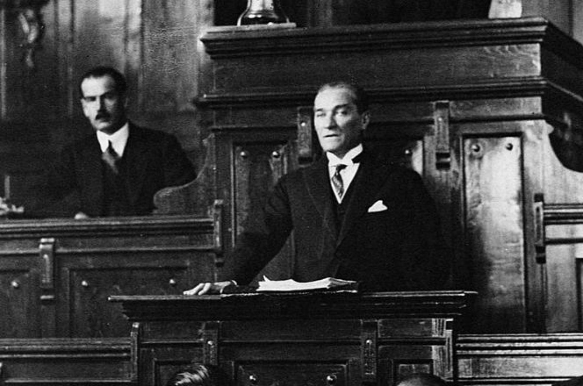 Cumhuriyet'in İlan Süreci ve Atatürk'ün Rolü