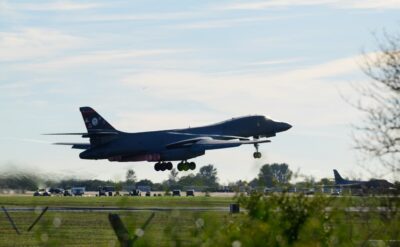 Amerikan ordusu İran tehdidinden çekindi, İngiltere’deki bombardıman uçaklarını acilen oradan kaçırdı