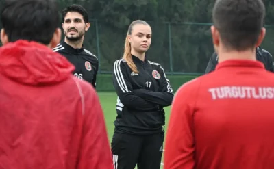 Zeynep Mestan sahaya indi: 7 Eylül Turgutlu 1984 sezonu açtı