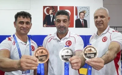35 yıl sonra Dünya Güreş Şampiyonası’nda dereceye girdiler