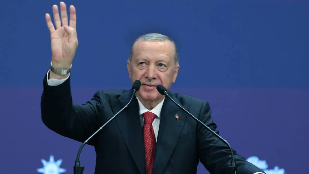 Erdoğan: Fon skandalına ilişkin açıklamalarda bu hareketi lekelemek için her yolu deniyorlar