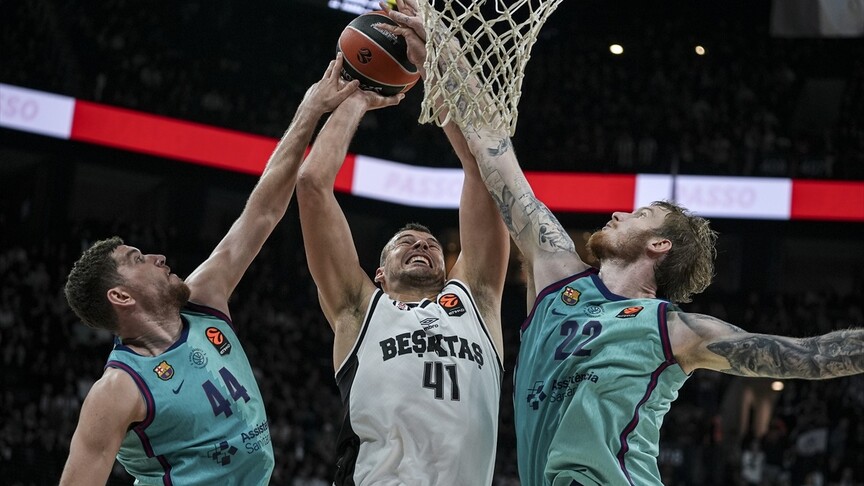 Beşiktaş, Barcelona önünde tutunamadı