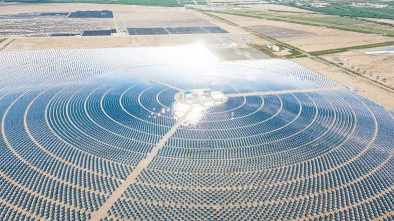 1 milyon kilovatlık güneş enerjisi santralı