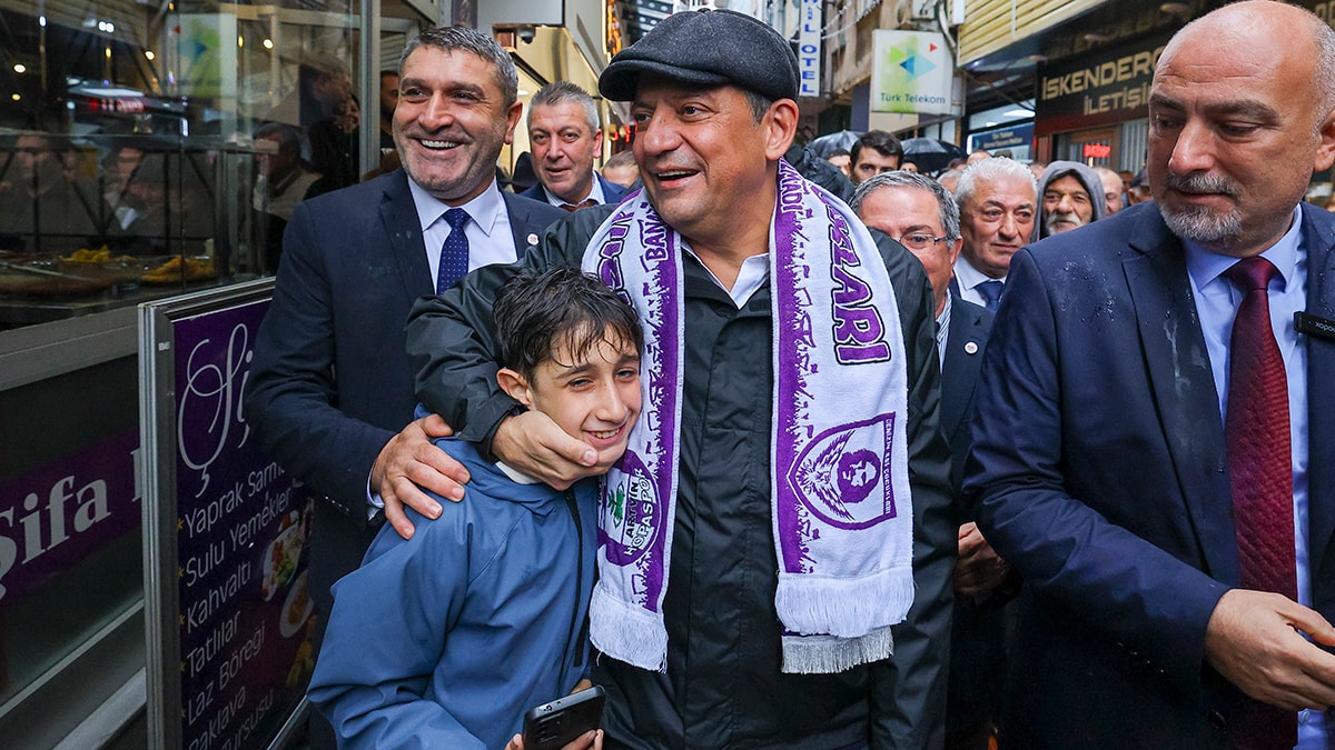 Özgür Özel: Vurgunun listesi Erdoğan’ın önünde