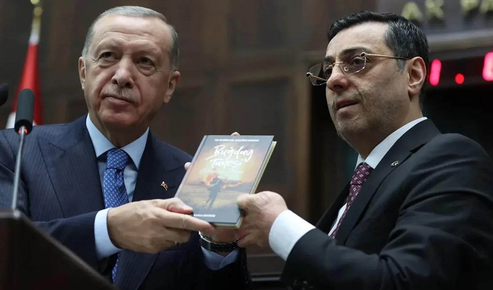 Ak Parti, fon soygununu eleştiren yegane vekilin bileğini büktü, eleştirileri için ona özür diletti