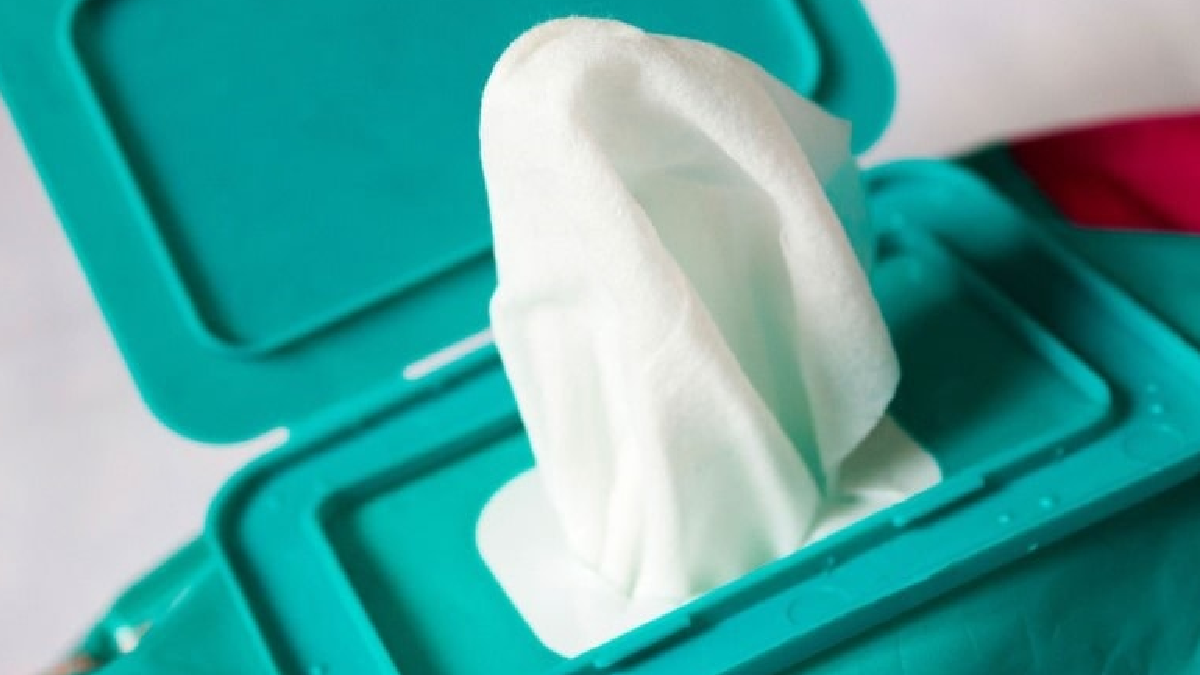 Iıslak mendillere yasak geliyor: Plastik içeriyor, suda erimiyor