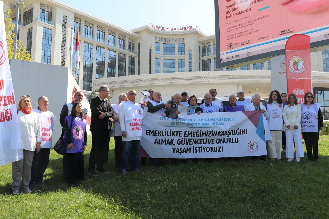 Dört emekli hekimden üçü çalışmak zorunda: ‘Kendimi güvende hissedemiyorum’