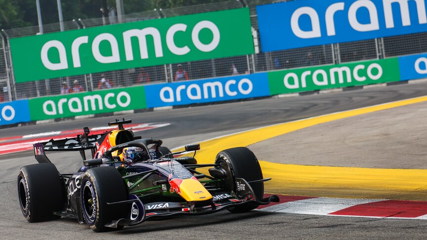 Singapur Grand Prix'sinde Max Verstappen pole pozisyonu kazandı