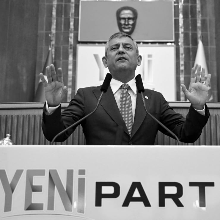 Özgür Özel ‘özeleştiri’ çağrılarını ‘tarihe haksızlık’ saydı