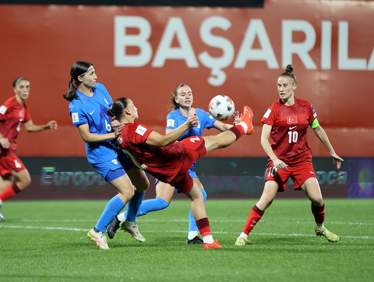 A Milli Kadın Futbol Takımı, Dünya Kupası'na Gitme Şansını Kaybetti