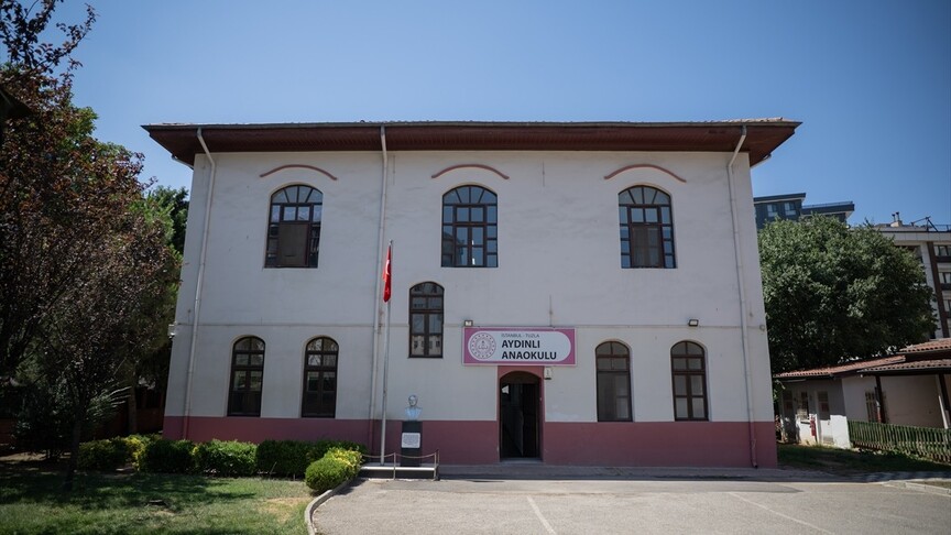 Asırlık anaokulu minikler için hobi bahçesi kurdu: Dijital bağımlığa karşı organik tarım