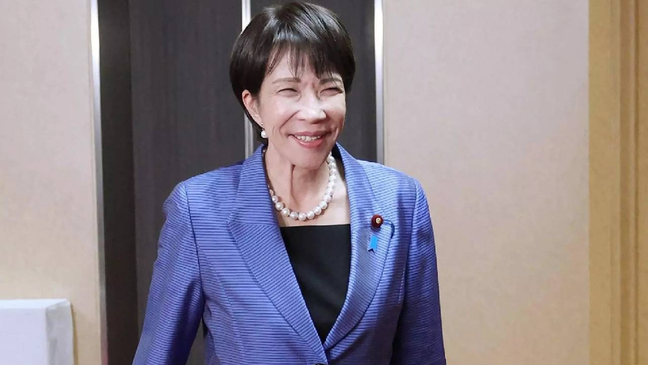 Japonya Başbakanı şikayetçi: Evde bir de bulaşıkları yıkıyorum!