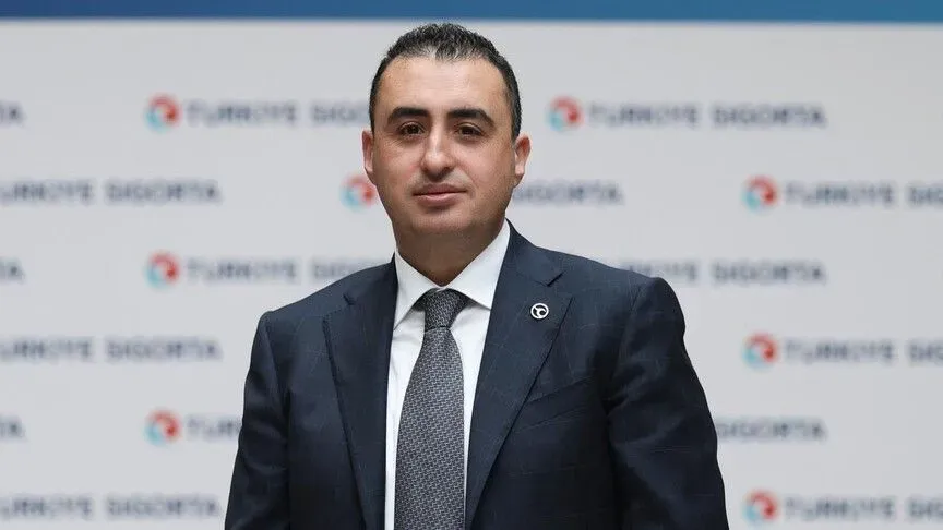 Türkiye Sigorta ve Türkiye Hayat Emeklilik eski Genel Müdürü Taha Çakmak, fon soruşturmasında yeniden gözaltına alındı
