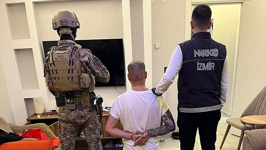Son dakika! Almanya'nın aradığı suçlu İzmir'de yakalandı
